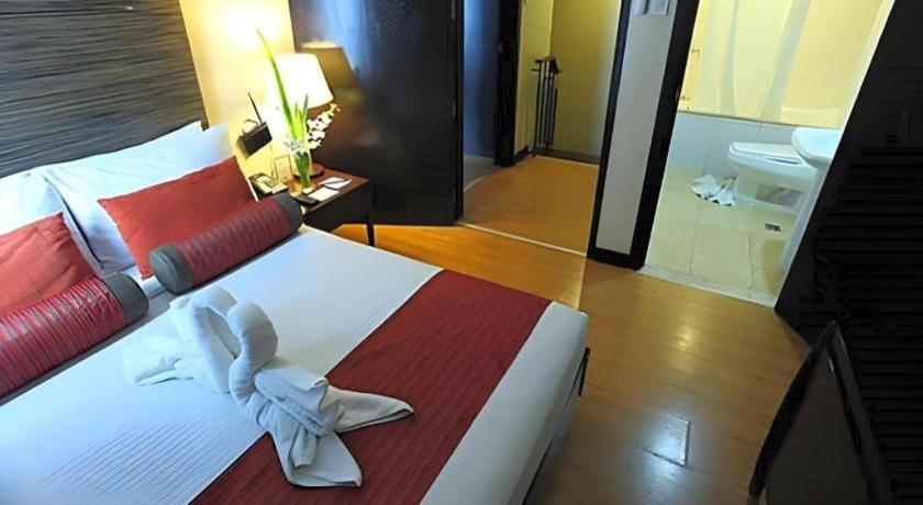 Lancaster Hotel Mandaluyong Exterior foto